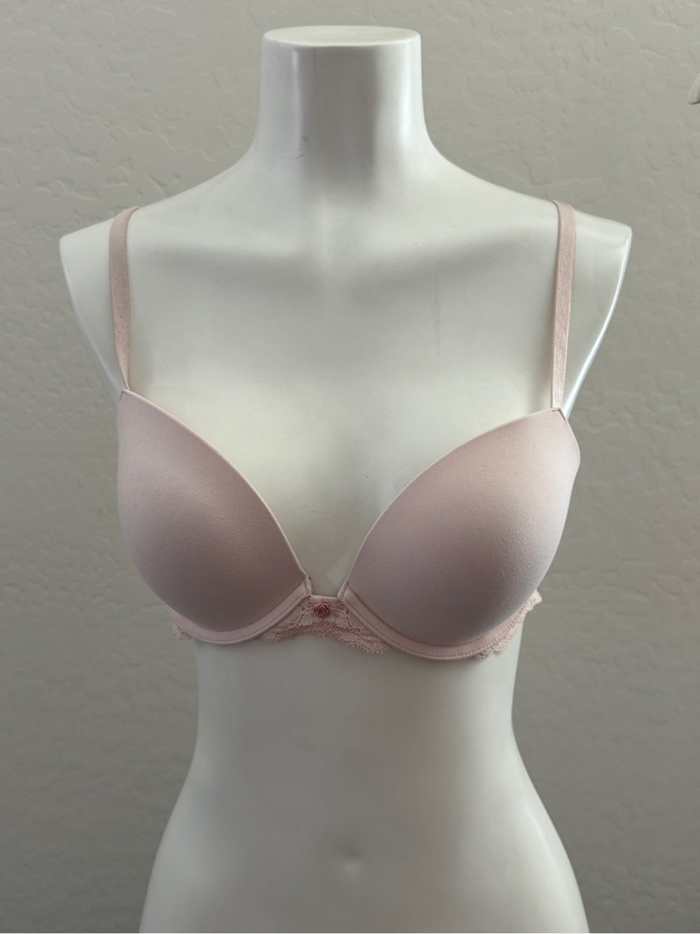 Victoria’s Secret Light Pink Lace-Trim Push-Up Bra